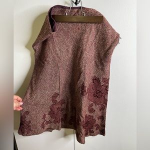 Tweed skirt with floral appliqué